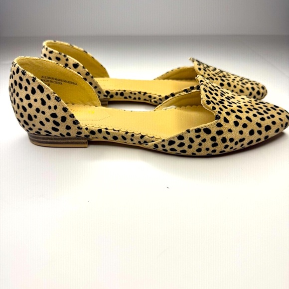 Isaac Mizrahi Leopard Print Flats - Picture 2 of 12